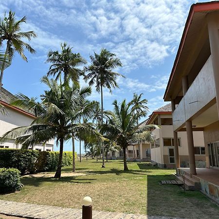 Elmina Bay Resort Buitenkant foto