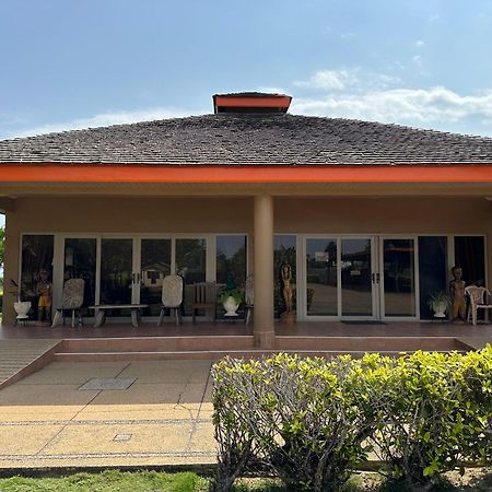 Elmina Bay Resort Buitenkant foto