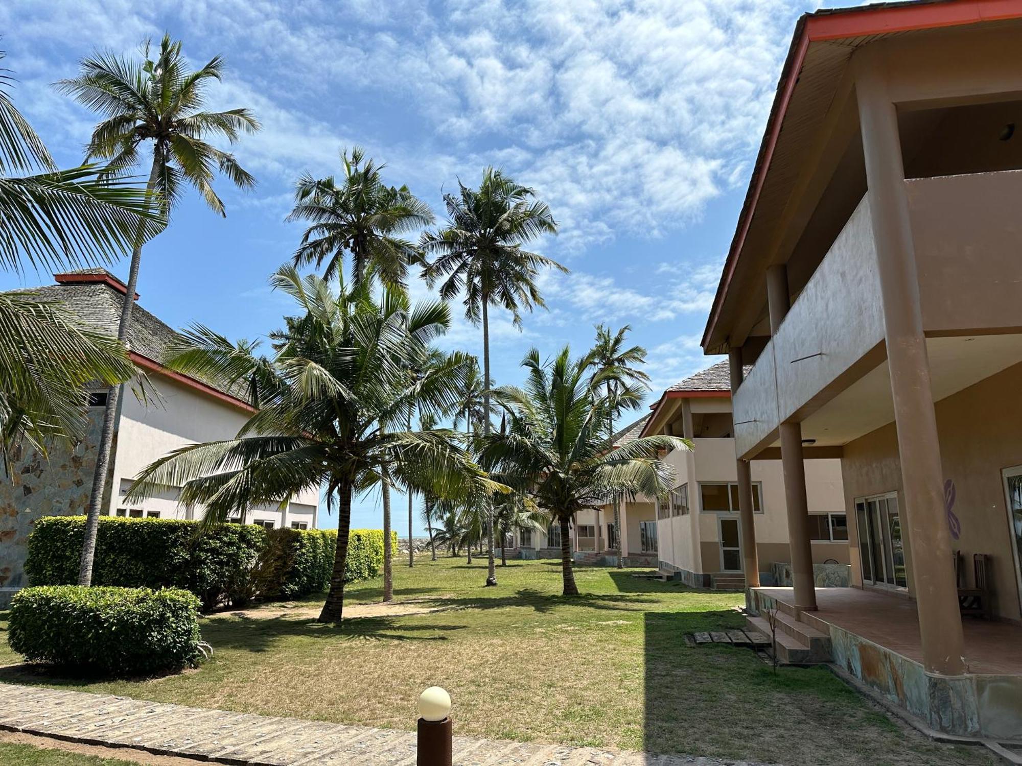 Elmina Bay Resort Buitenkant foto