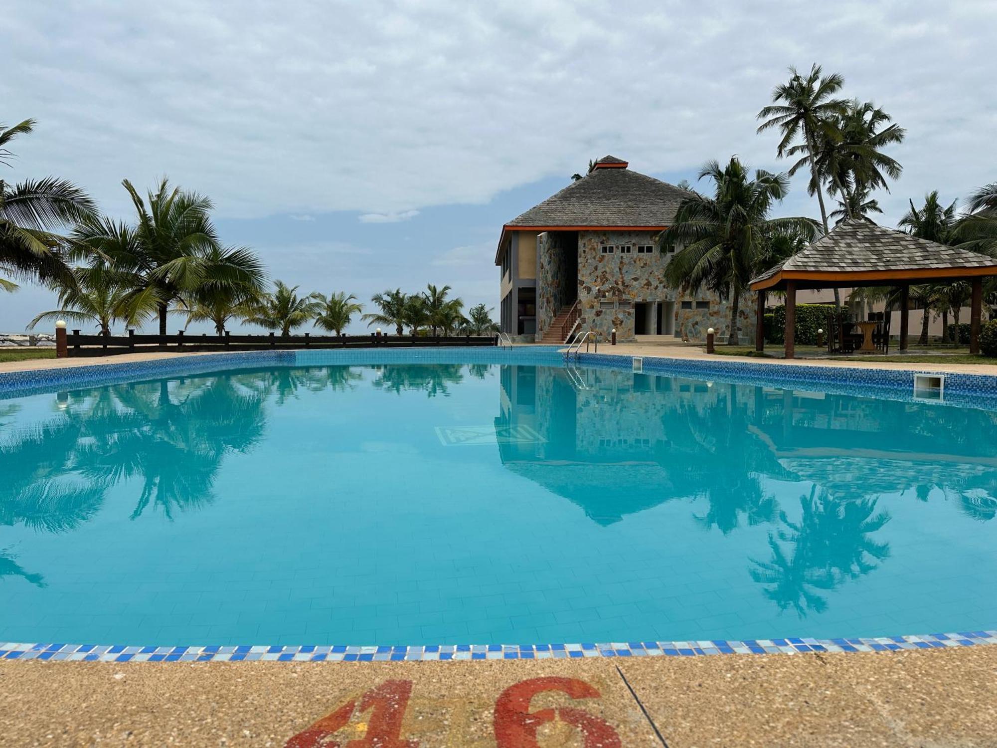 Elmina Bay Resort Buitenkant foto