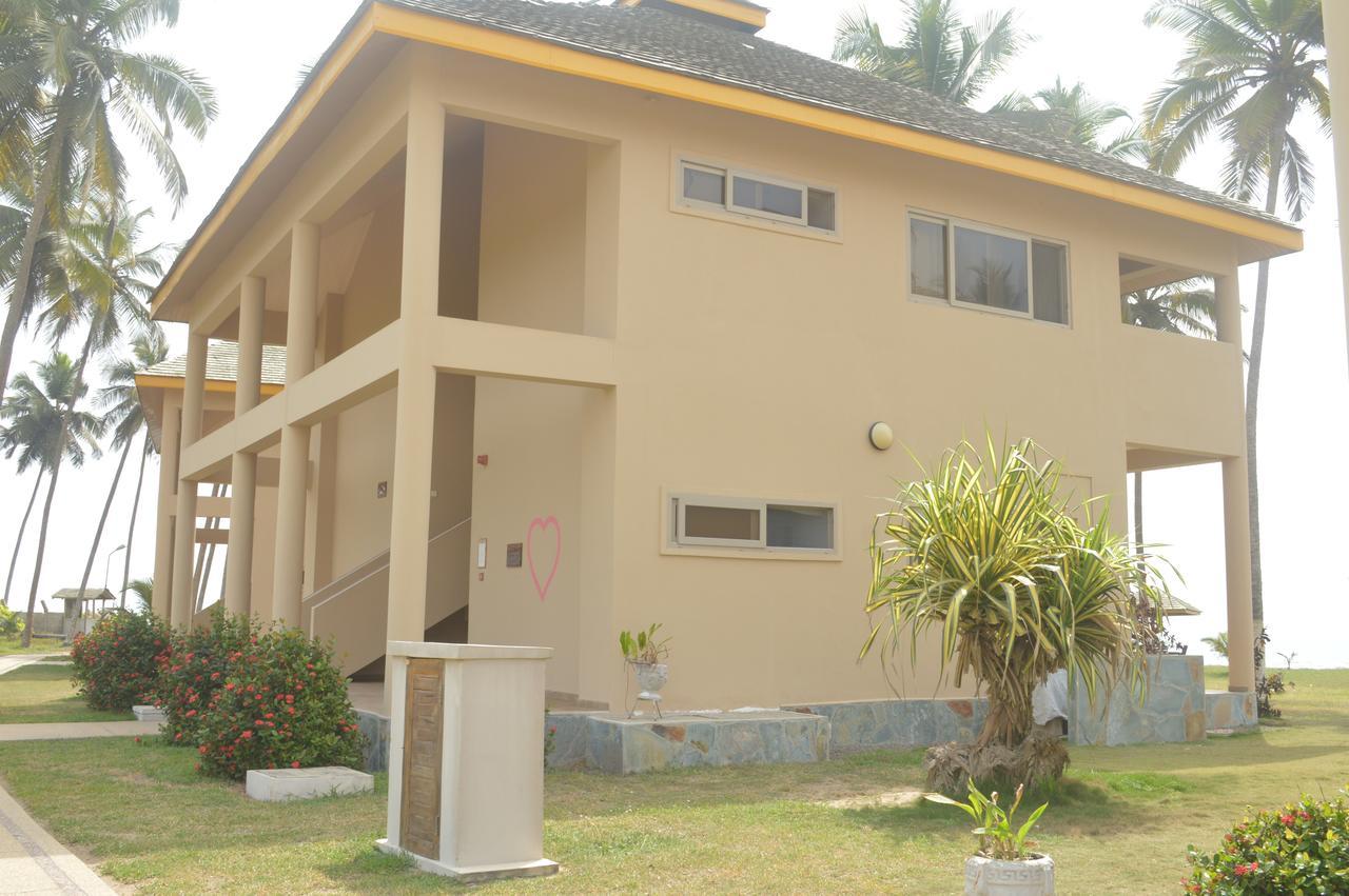 Elmina Bay Resort Buitenkant foto