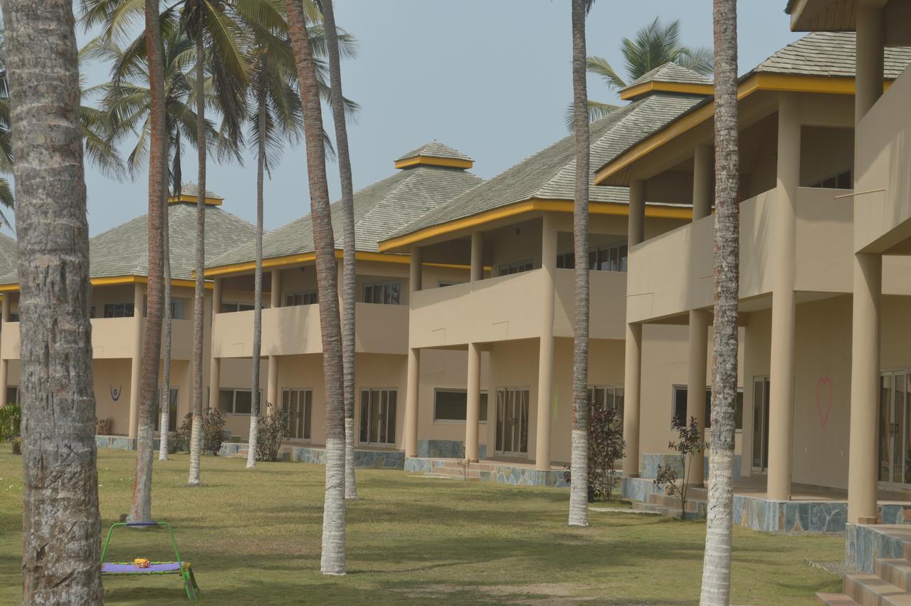Elmina Bay Resort Buitenkant foto