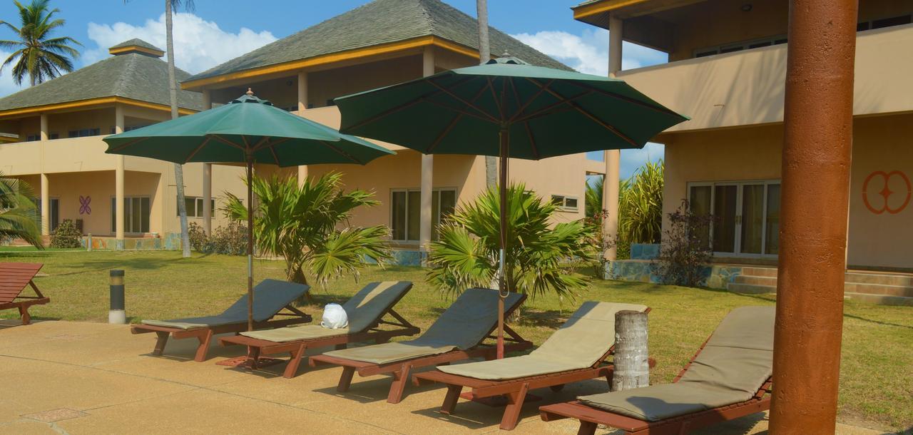 Elmina Bay Resort Buitenkant foto