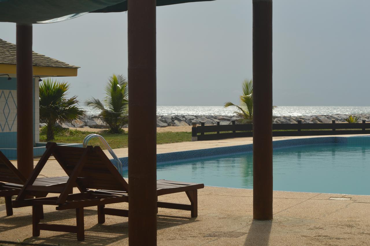 Elmina Bay Resort Buitenkant foto