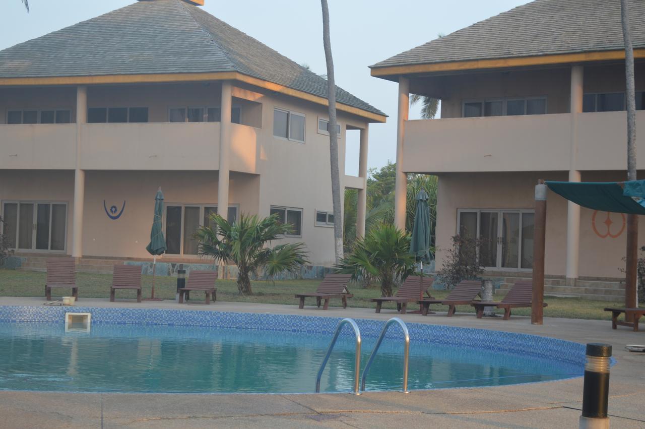 Elmina Bay Resort Buitenkant foto