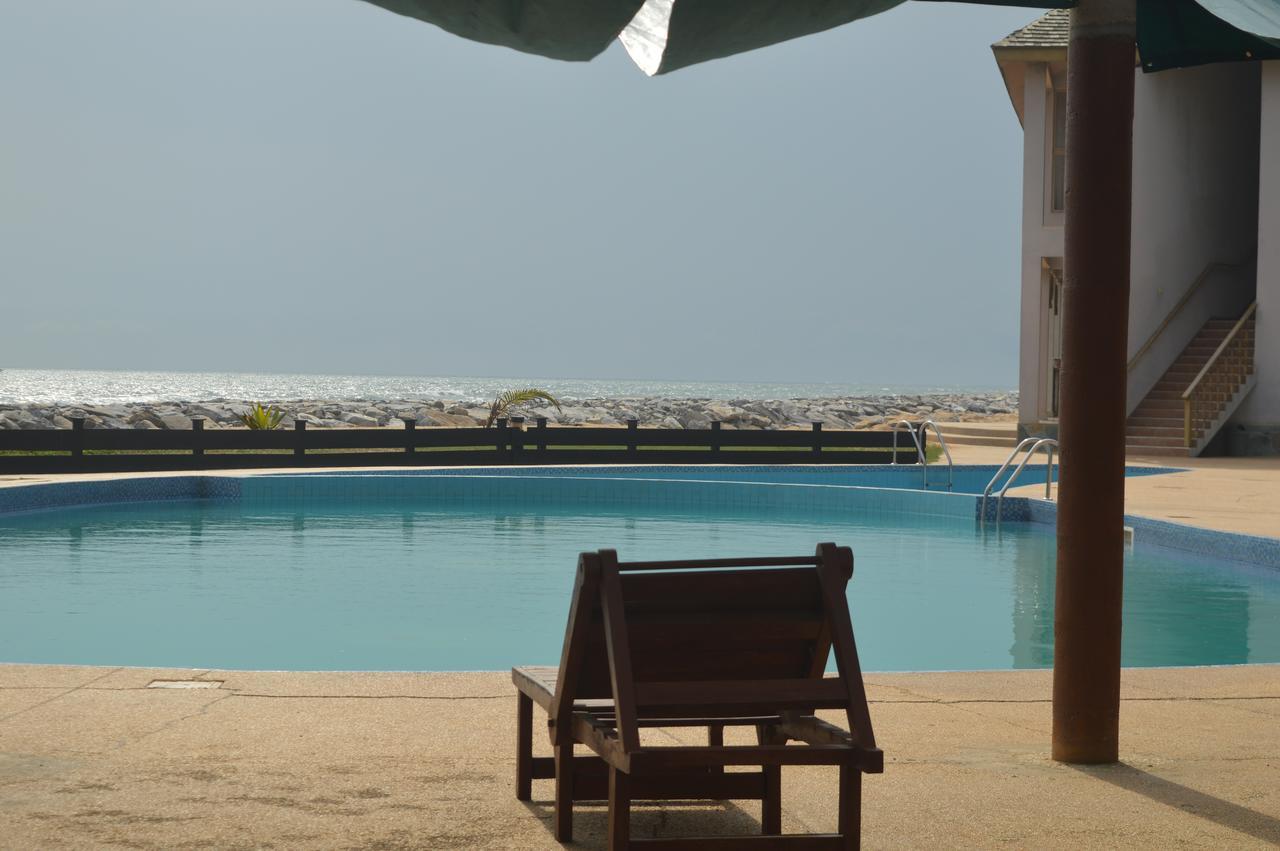 Elmina Bay Resort Buitenkant foto