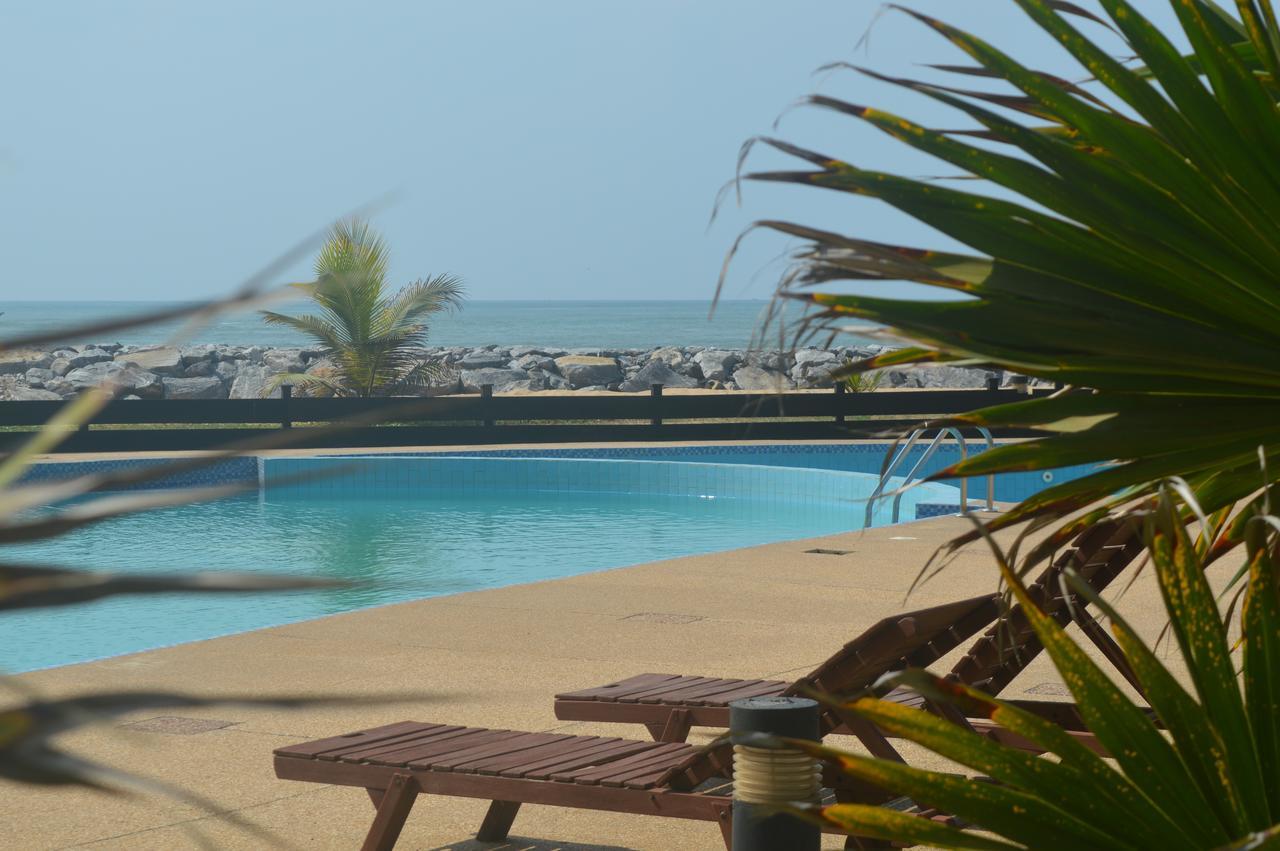 Elmina Bay Resort Buitenkant foto